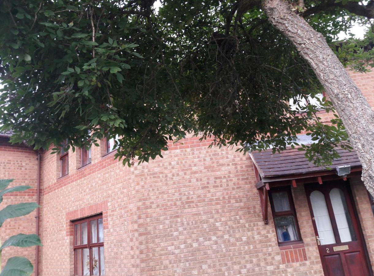 מילטון קינס Oldbrook Accommodation מראה חיצוני תמונה